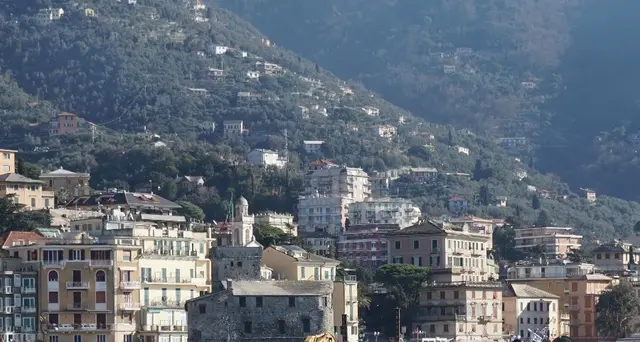 Yacht Berlusconi, via a recupero