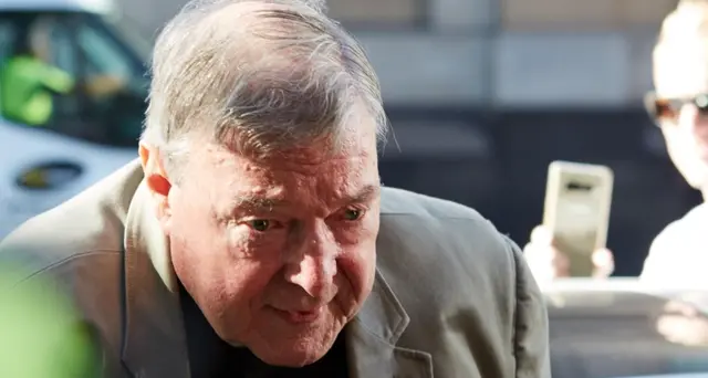 Pedofilia, 6 anni al cardinale Pell