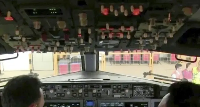 Aereo caduto: scatole nere a Parigi