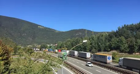 \"Divieto ai camion sulla statale del Brennero\"