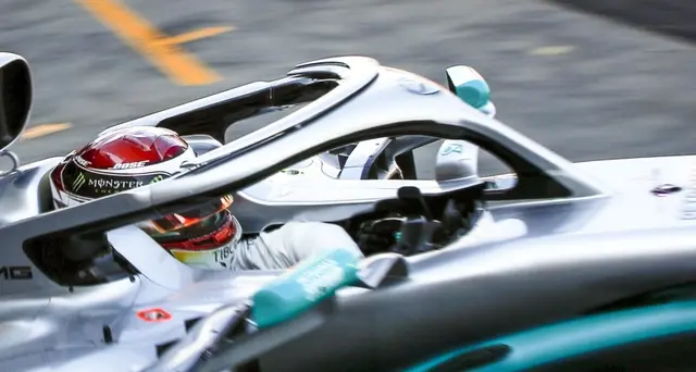 Hamilton vola in prime libere Australia