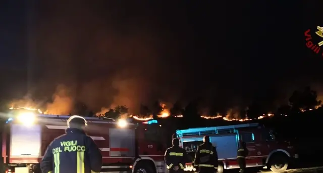 Ancora fiamme nel Torinese, evacuati