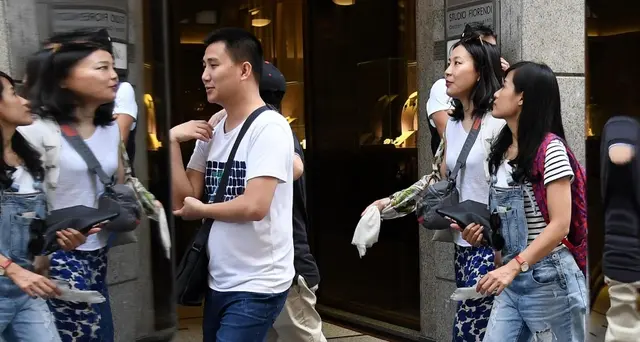 130 mln i turisti cinesi nel mondo