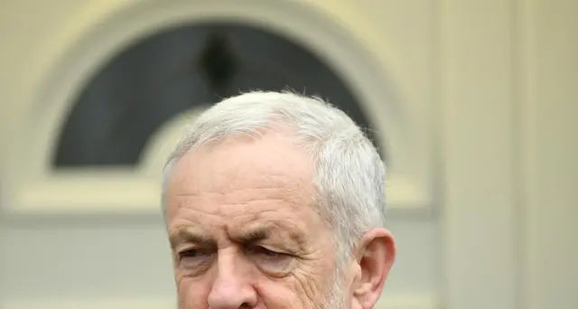 Corbyn, sì accordo Brexit se referendum
