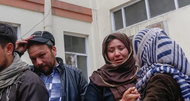 Attentato a santuario a Kabul, 5 morti