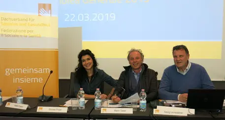 Le associazioni sociali altoatesine: \"Lasciateci lavorare, la burocrazia ci lega\"