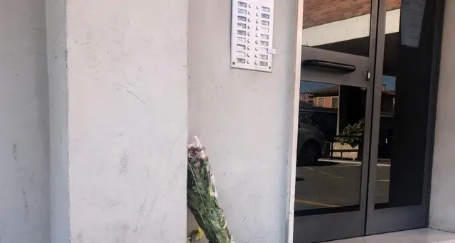 Giù da balcone, fascicolo senza indagati