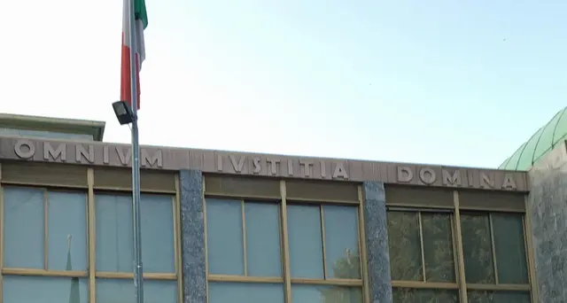 Varese,striscioni commemorativi fascismo