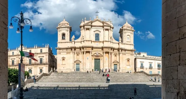 Noto, dall'Infiorata agli Skunk Anansie