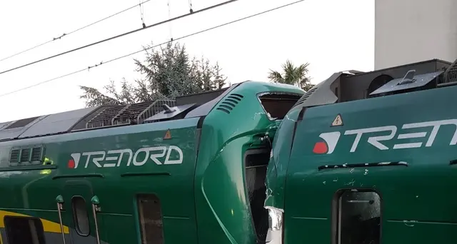 Urto frontale fra due treni, 4 feriti
