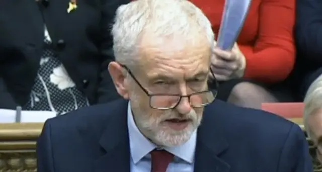 Corbyn: May cambi accordo o si dimetta