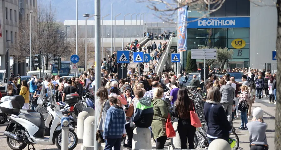 Cortocircuito al quarto piano Twenty evacuato per un’ora