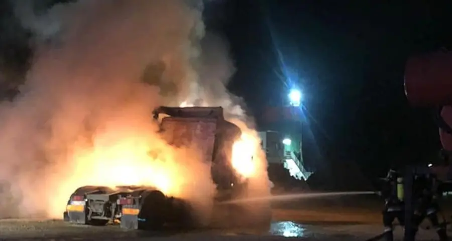Camion a fuoco a Tunes