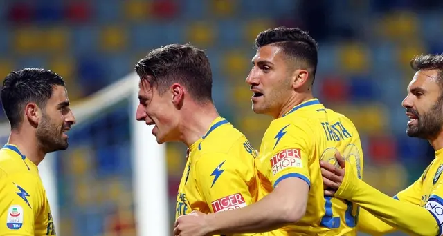 A Frosinone 9' per consulto Var, record