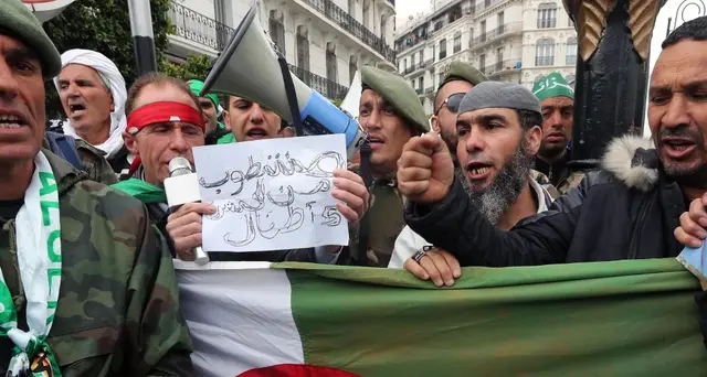 Grande protesta di piazza ad Algeri