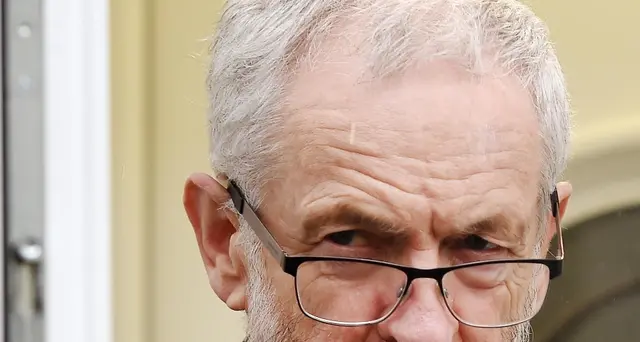 Il Labour contro May: delusi dal governo