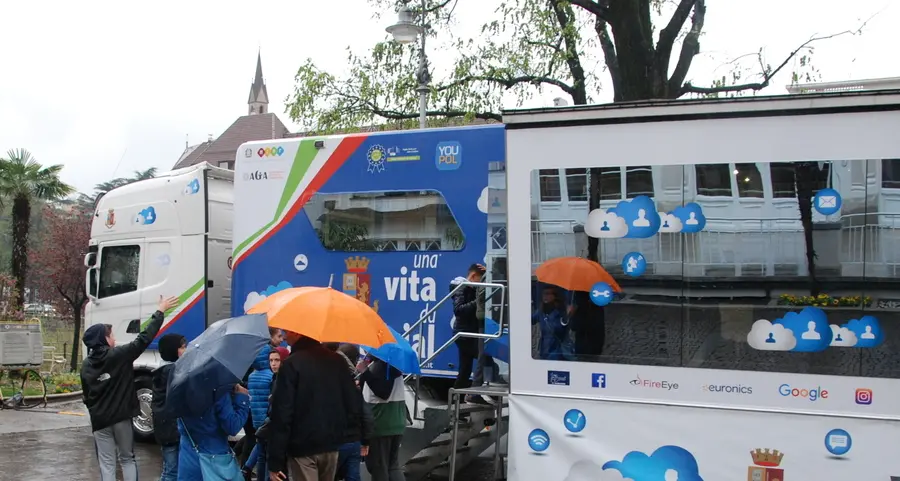 A scuola di social network nel truck della polizia