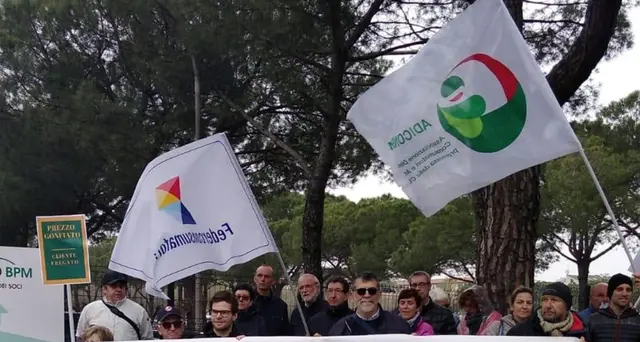 Banco Bpm: protesta sul caso diamanti