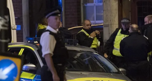 Tre accoltellati a Londra, donna è grave