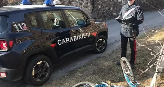 Investì più volte un ciclista Disposta perizia psichiatrica