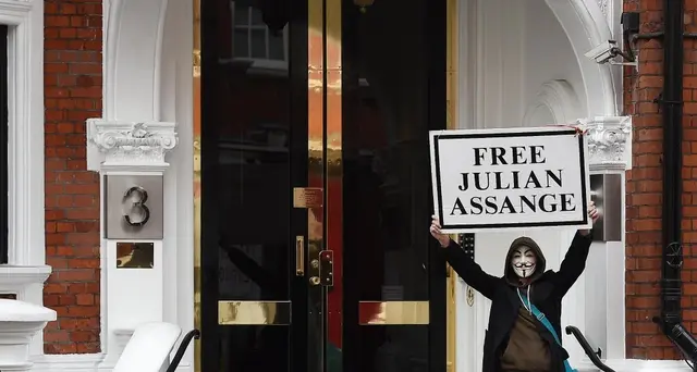 WikiLeaks, Assange spiato in ambasciata