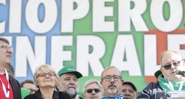 Sindacati bocciano il Def