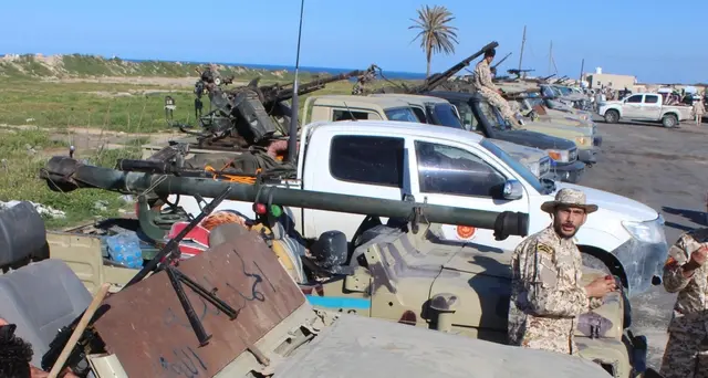 Haftar, presa base a 12 km da Tripoli