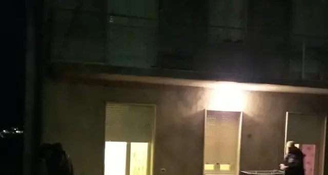 Spara a vicino e poi si consegna polizia