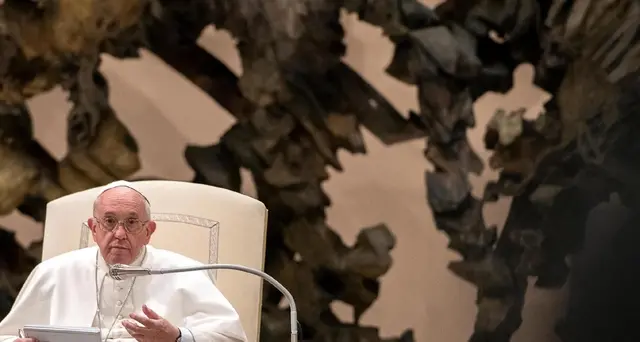 Papa, tratta è crimine contro umanità