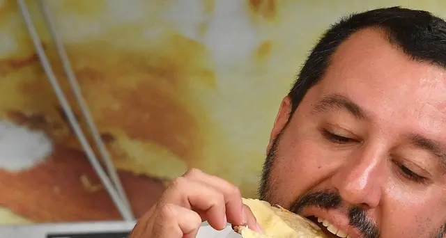 Raggi, \"Salvini magna tranquillo\"