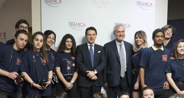 Conte, difendiamo cinema dalla pirateria