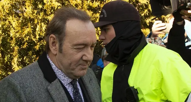 Polemica su ritratto Spacey a mostra V&A
