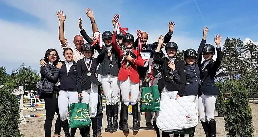 Centro equestre, musica e cucina oltre ai salti