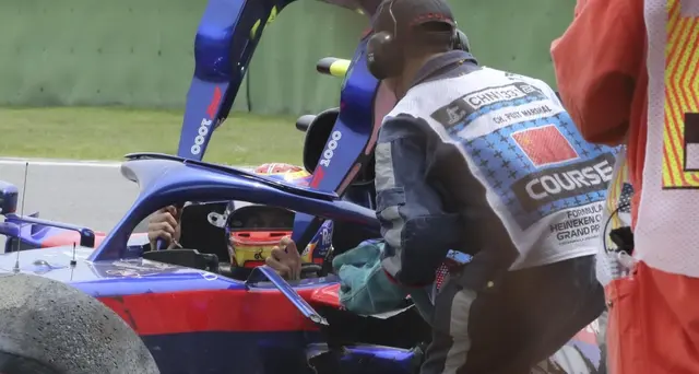 Gp Cina, Albon incolume dopo incidente