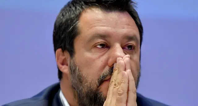 Salvini a Raggi, Roma mai così sporca