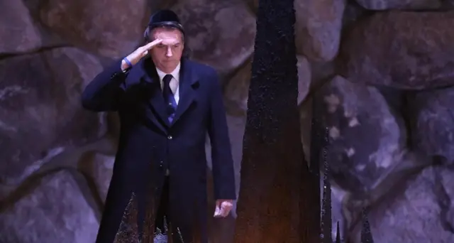 Bufera su Bolsonaro e la Shoah