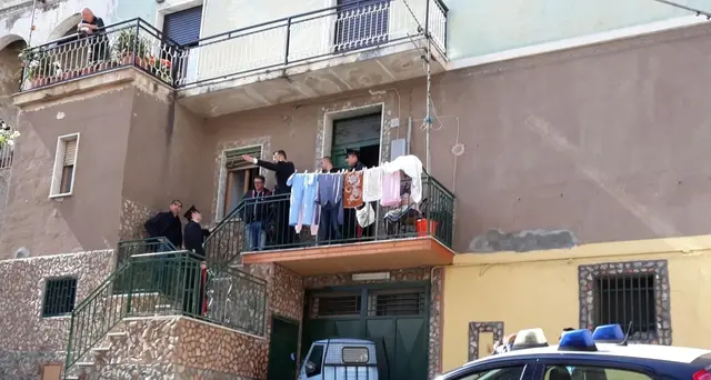 Donna uccisa a coltellate nel Cosentino