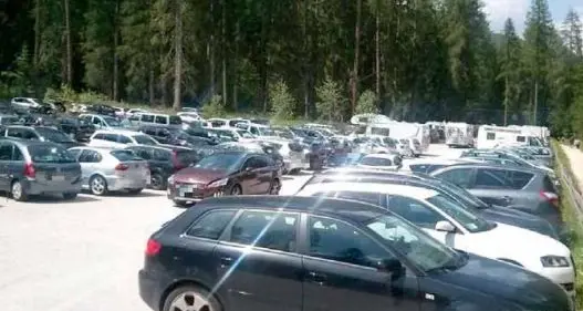 Lago di Braies chiuso alle auto dal 10 luglio al 10 settembre