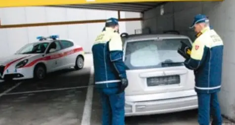 Trento, auto non assicurate e senza revisione in aumento dell'80%: 1.300 casi in un anno!