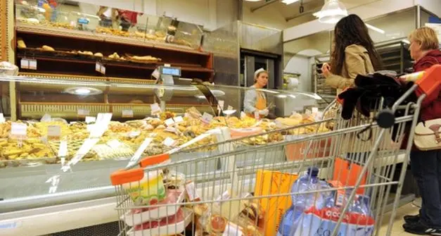 Prezzi, Bolzano città più cara d'Italia: 532 euro l'anno in più per famiglia