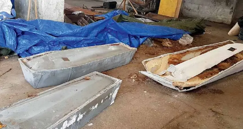 Scurelle, trecento le salme nel capannone degli orrori. Trasferite dalle bare agli scatoloni
