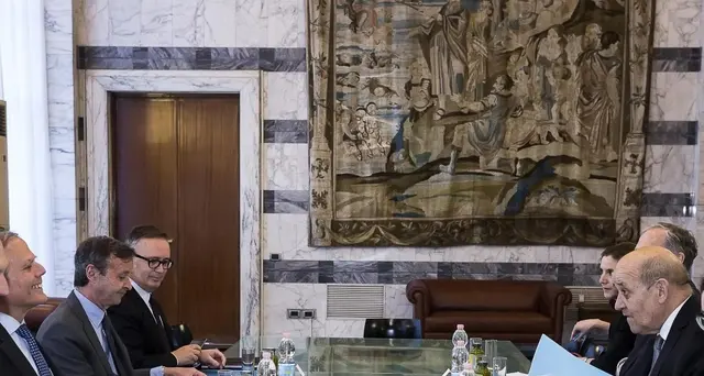 Le Drian, difficoltà con Italia passate