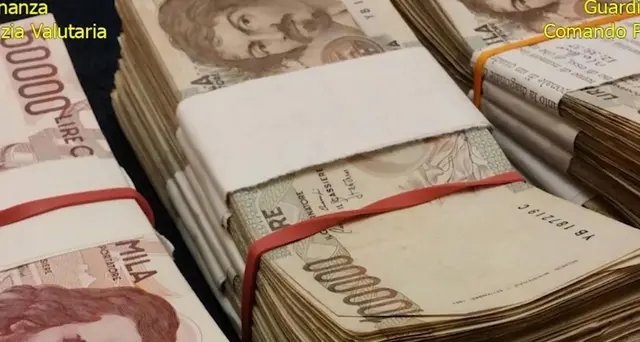 Nascondeva 40mila euro nel forno, la fidanzata li brucia per fare lo strudel