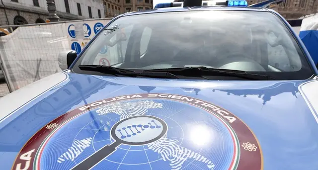 Uccide padre e tenta suicidio a Genova
