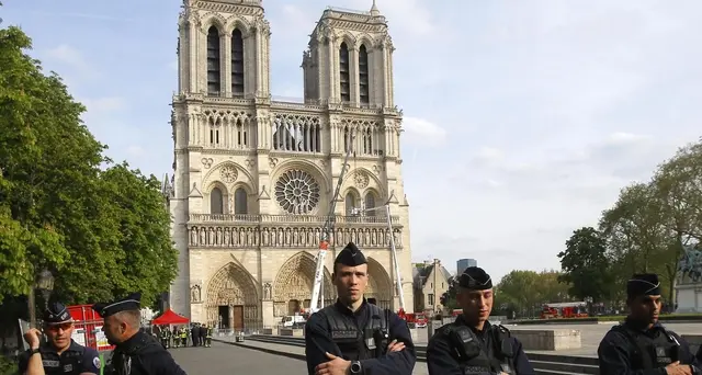 Notre-Dame: ridotto perimetro sicurezza