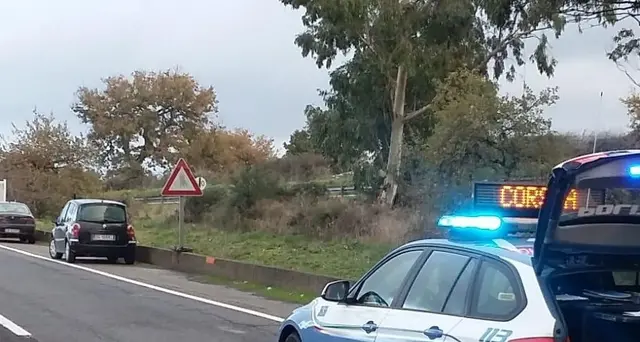 Auto in scarpata: un morto e un ferito