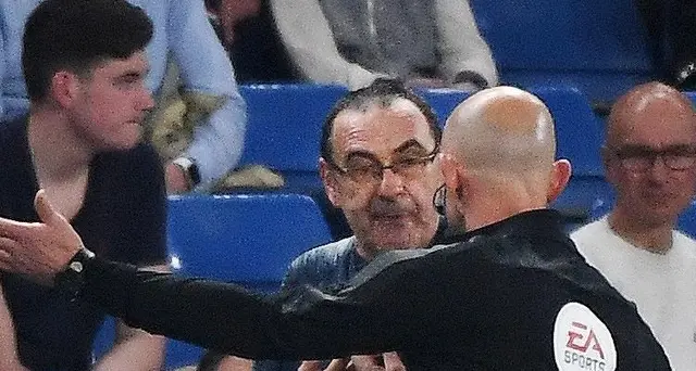 Insulti a Sarri \"italiano di m...\"