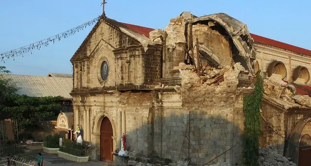 Terremoto Filippine, morti salgono a 16