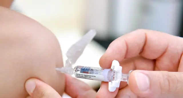 Vaccini, per 46% effetti collaterali