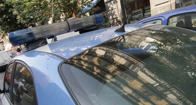 Uccide il padre e chiama la polizia